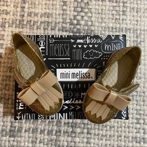 Mini Melissa girls classic baby girls gold shoes